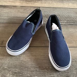 Youth boat shoes